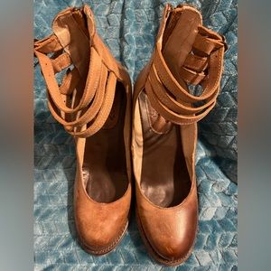 Gently used randi freebirds size 9